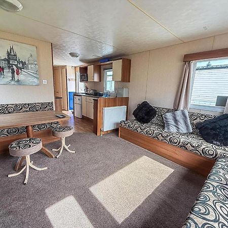 8 Berth Caravan With Decking At Sunnydale In Lincolnshire Ref 35087S Louth  Buitenkant foto