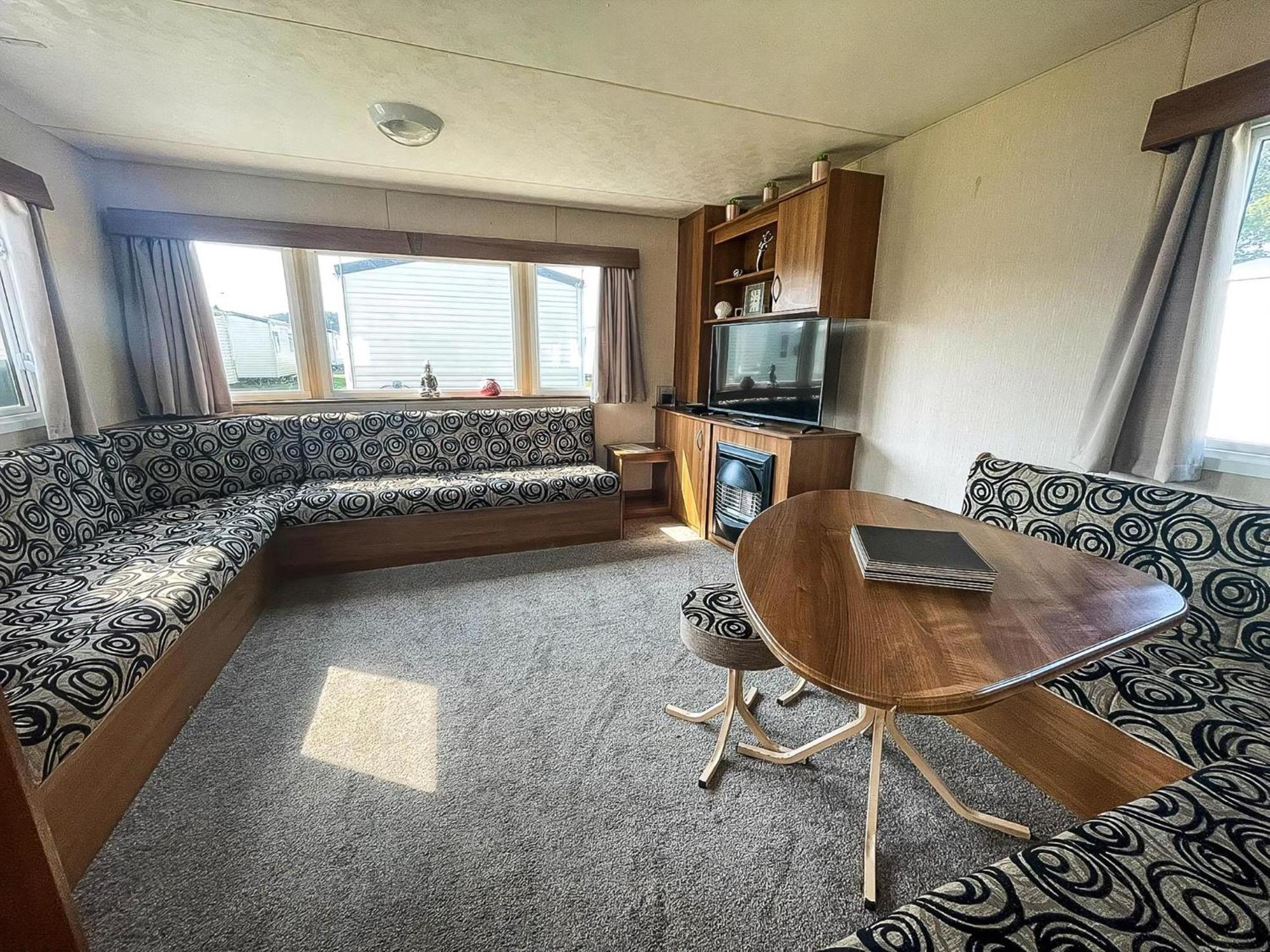 8 Berth Caravan With Decking At Sunnydale In Lincolnshire Ref 35087S Louth  Buitenkant foto