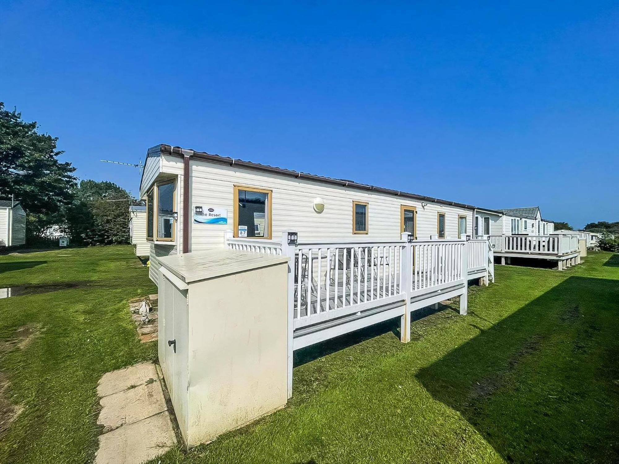 8 Berth Caravan With Decking At Sunnydale In Lincolnshire Ref 35087S Louth  Buitenkant foto