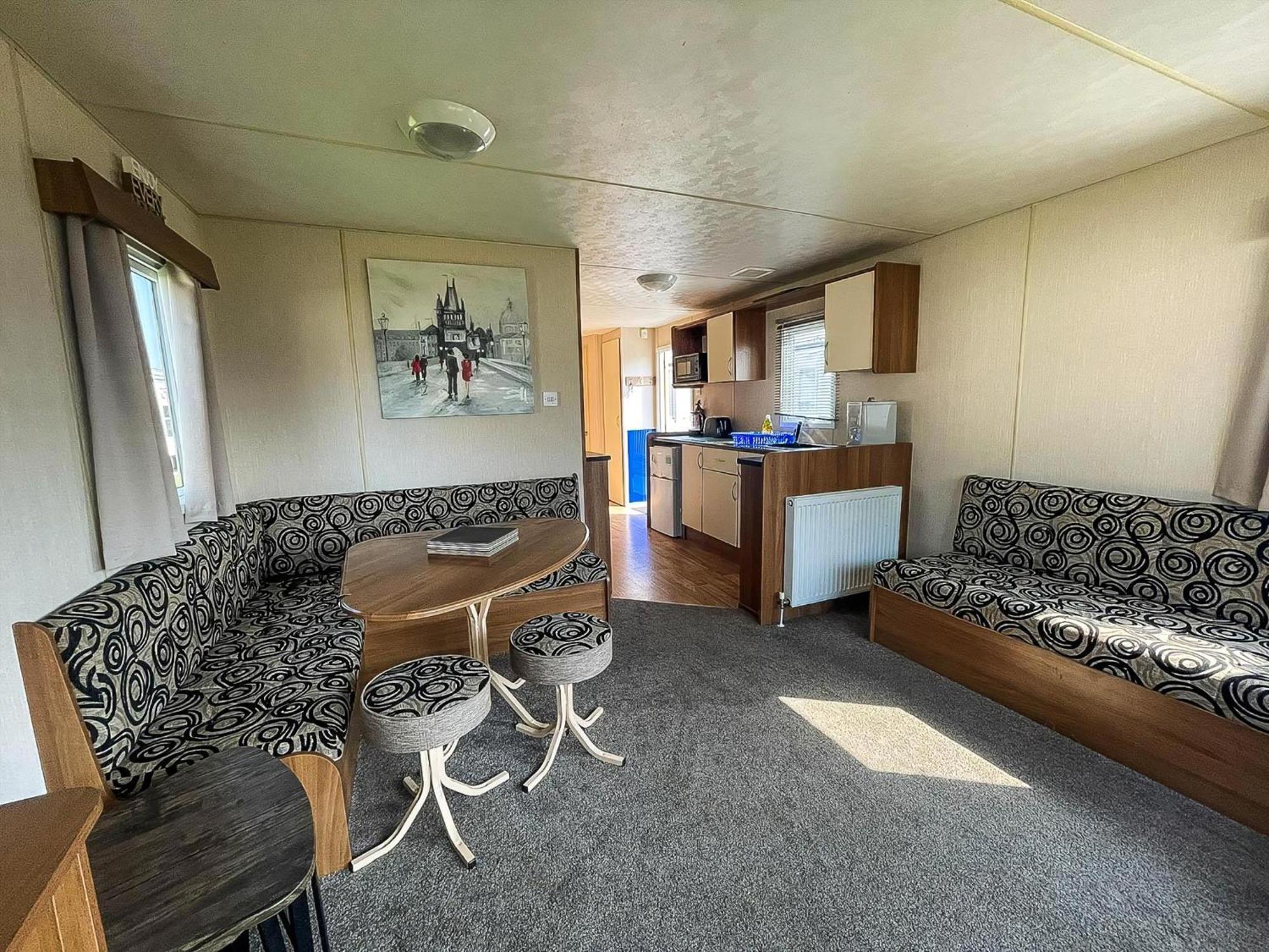 8 Berth Caravan With Decking At Sunnydale In Lincolnshire Ref 35087S Louth  Buitenkant foto