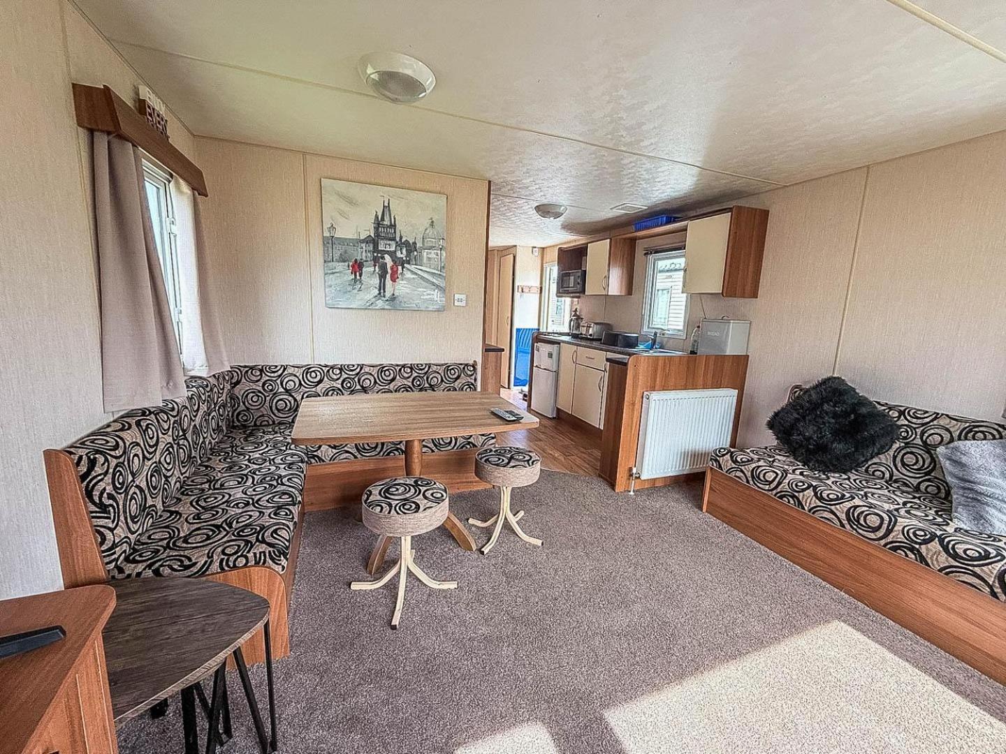 8 Berth Caravan With Decking At Sunnydale In Lincolnshire Ref 35087S Louth  Buitenkant foto