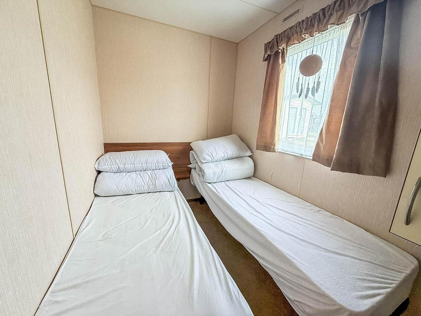 8 Berth Caravan With Decking At Sunnydale In Lincolnshire Ref 35087S Louth  Buitenkant foto