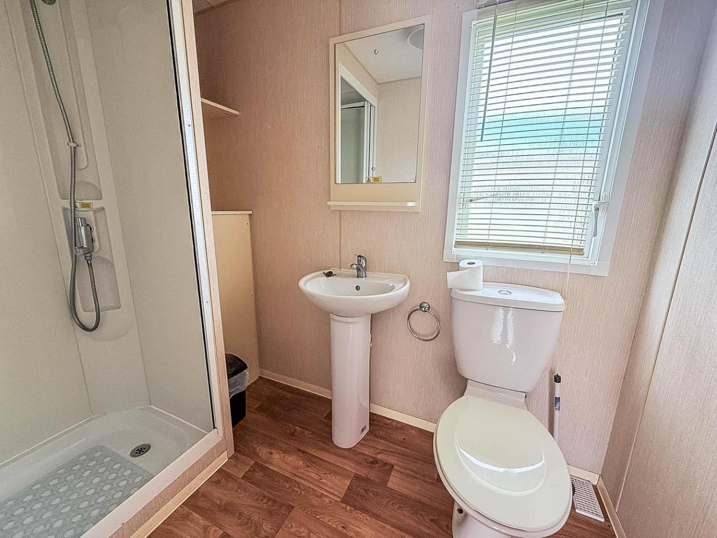 8 Berth Caravan With Decking At Sunnydale In Lincolnshire Ref 35087S Louth  Buitenkant foto