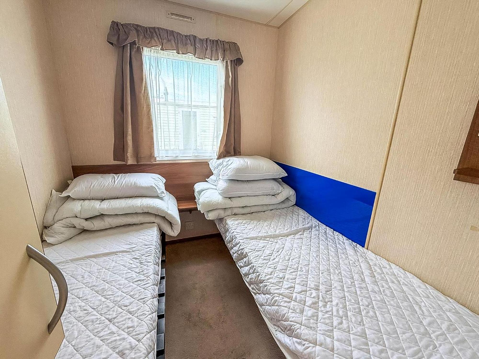 8 Berth Caravan With Decking At Sunnydale In Lincolnshire Ref 35087S Louth  Buitenkant foto