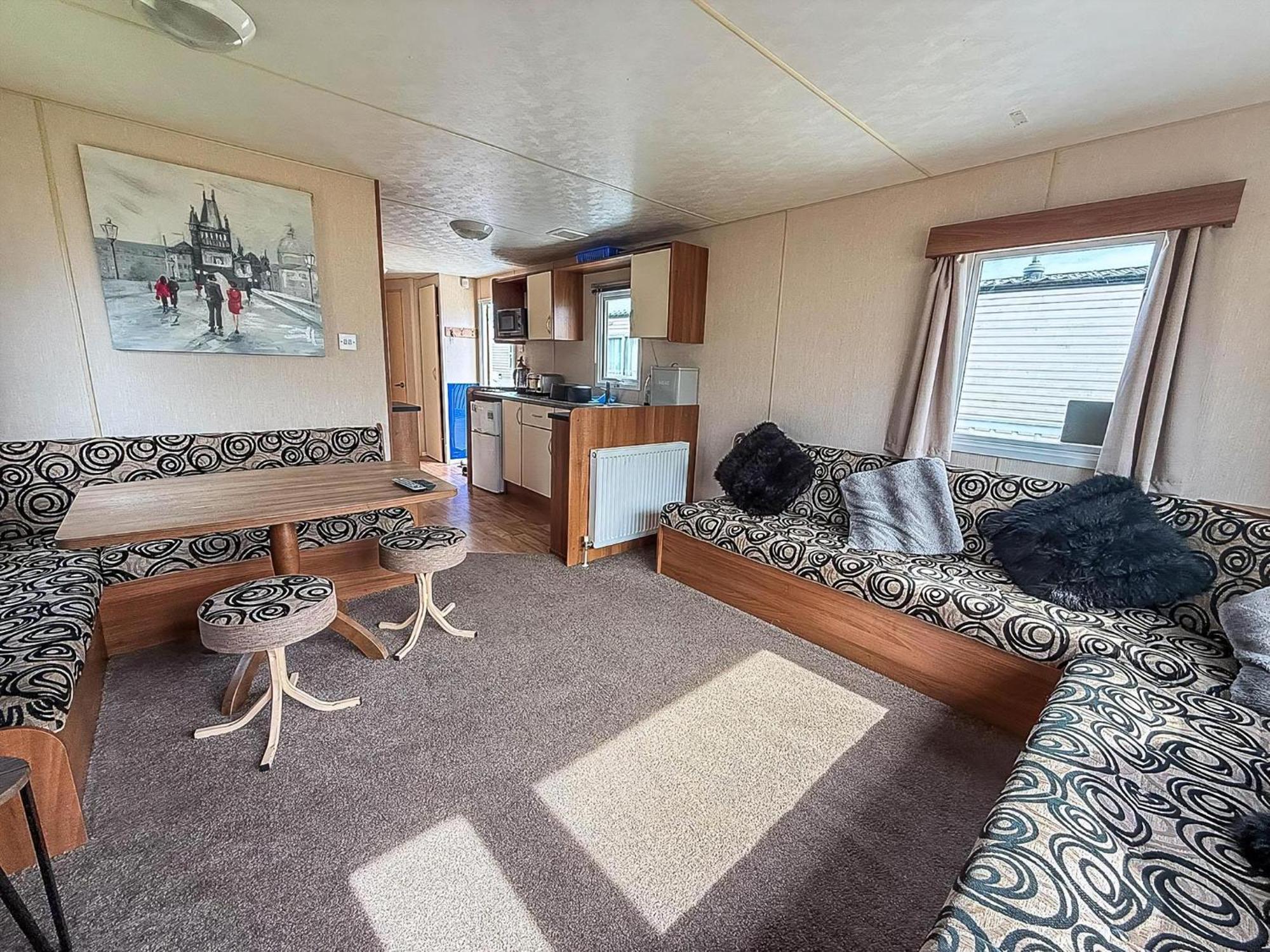 8 Berth Caravan With Decking At Sunnydale In Lincolnshire Ref 35087S Louth  Buitenkant foto